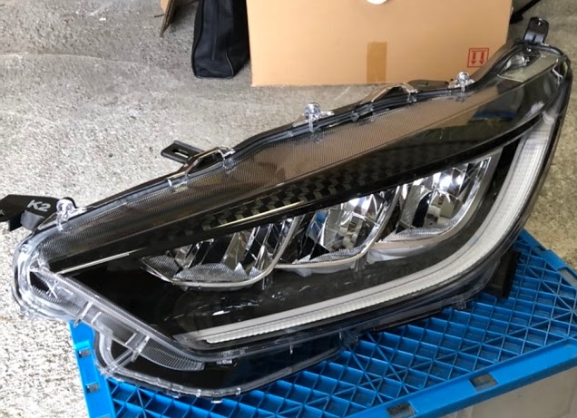 トヨタ：ヤリス LEDヘッドライトASSY 自動車部品販売事例 | フリー 